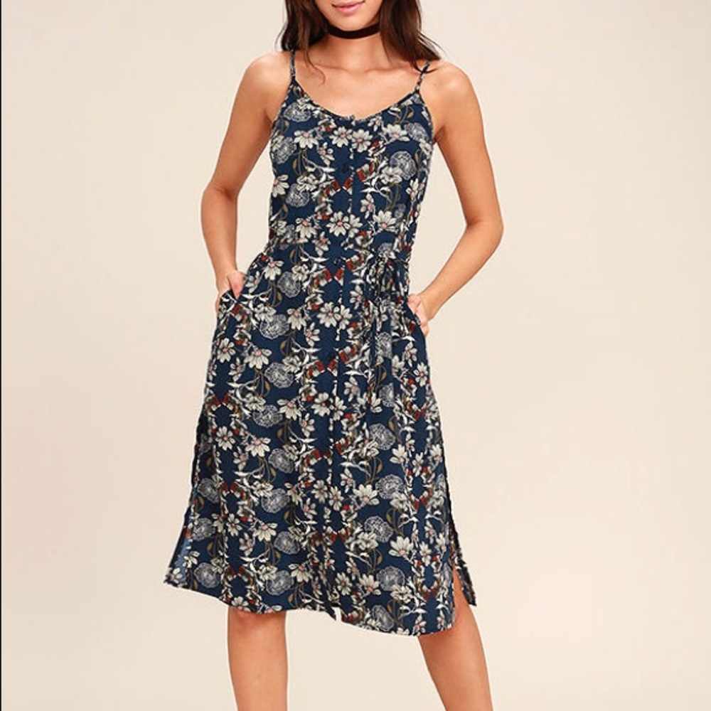 Lulu’s Fern Forest Navy Floral Print Midi Dress